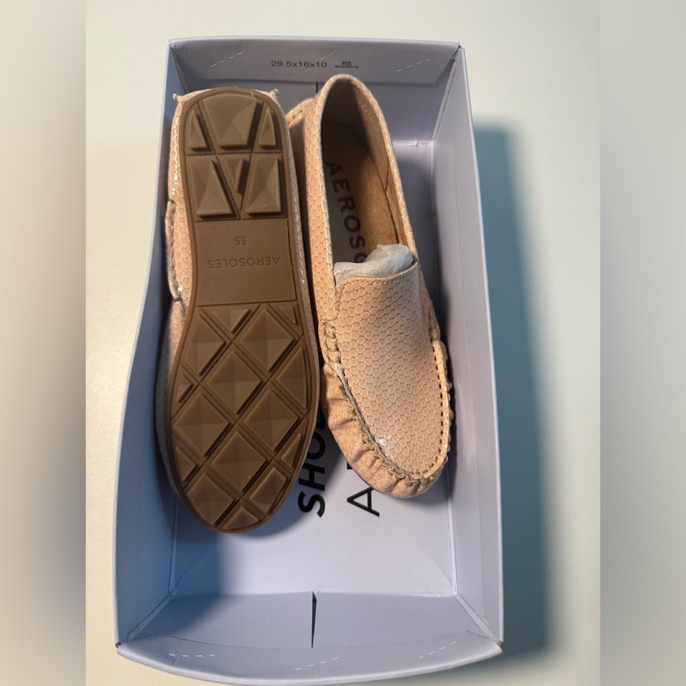 NIB Aerosoles Cream Coby Moccasin Loafer Flats Sz 5.5 / Neutral Casual Driver